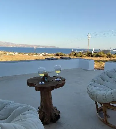 White House With Sea View *