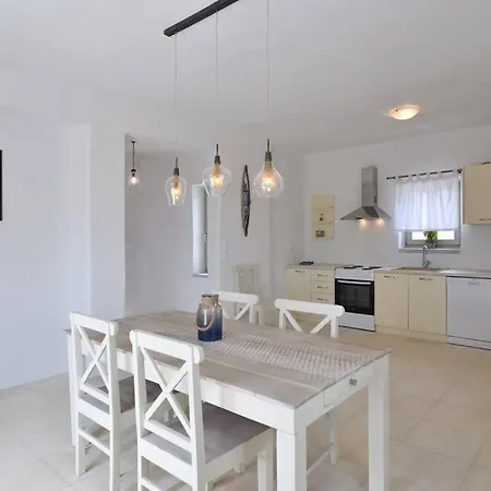 펜션 White House With Sea View 암벨라스