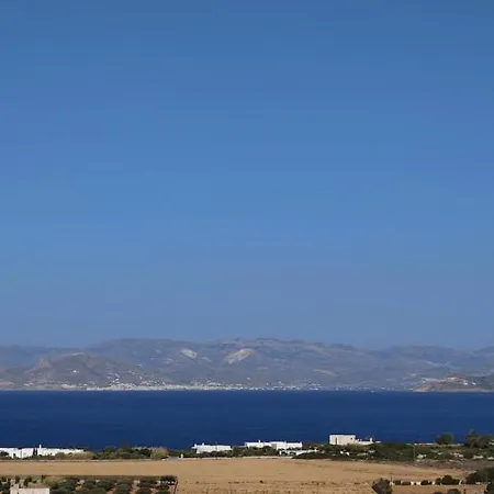 White House With Sea View Feriehus